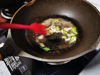 10、青椒炒土豆丝,翻炒出香味