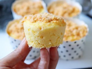 15、肉松蒸蛋糕,没有回缩 很松软