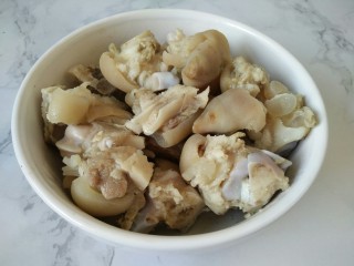 4、#猪脚#炖猪脚,捞出控水备用