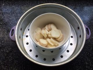 6、红枣山药糕,上锅蒸