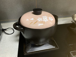 16、鲫鱼萝卜丝汤,煎鱼的同时烧开水