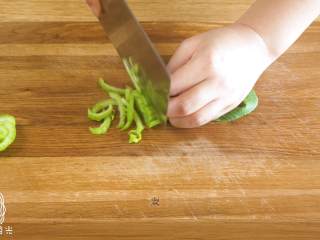 2、12m+宝宝虾面,小油菜切碎~