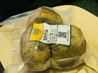 8、花生莲藕排骨汤,莲藕买一袋；