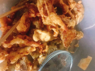 10、炸蘑菇,炸好全部捞出