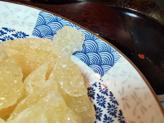 12、猪脚姜,放入冰糖