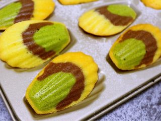 12、三色法式玛德琳蛋糕,成品图