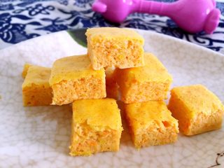 12、胡萝卜鱼豆腐,近距离再来一张，味道非常棒！话说我这馋嘴麻麻没吃，宝宝一口一个，全干掉了????