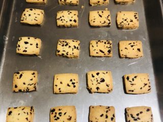 12、蔓越莓饼干,出炉喽！隔着屏幕也能感觉到香喷喷呢 