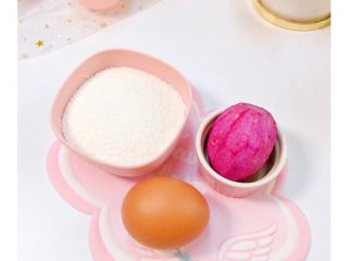 1、10+米粉紫薯蒸糕,准备好材料