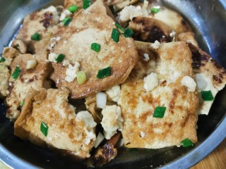 13、家常豆腐,出锅装盘