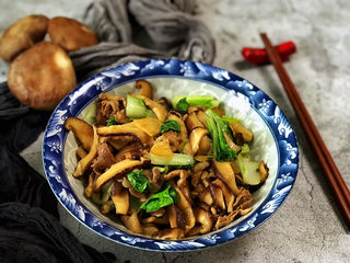 19、香菇炒肉片,超级鲜的香菇炒肉片上桌!