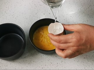 4、蒸水蛋,6份温水，温水不超过50度