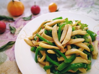 14、青椒炒杏鲍菇,口感脆嫩。