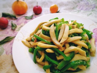 15、青椒炒杏鲍菇,特别鲜美的一道素菜。