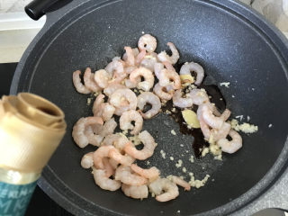 10、苦瓜炒虾仁,加1-2勺蒸鱼豉油；