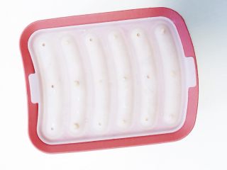 16、宝宝辅食：猪肉玉米肠,盖上盖子