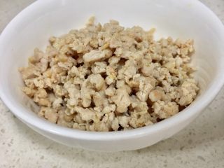 5、辅食12M➕番茄肉末土豆泥,翻炒至肉末变白后盛