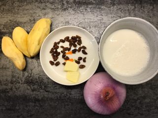 1、红薯浓汤,准备好所有食材