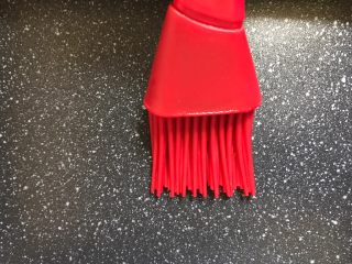 4、红薯浓汤,锅烧热