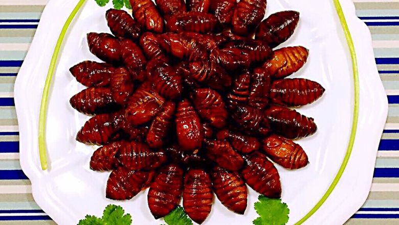 蒜蓉辣椒酱炒蚕蛹