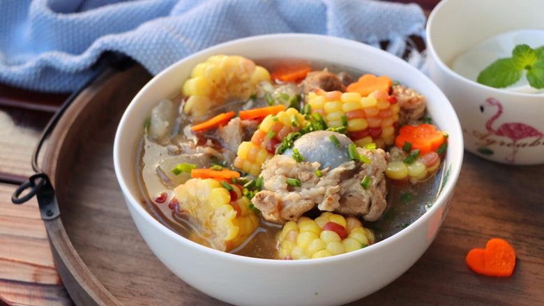 筒骨玉米冬瓜汤