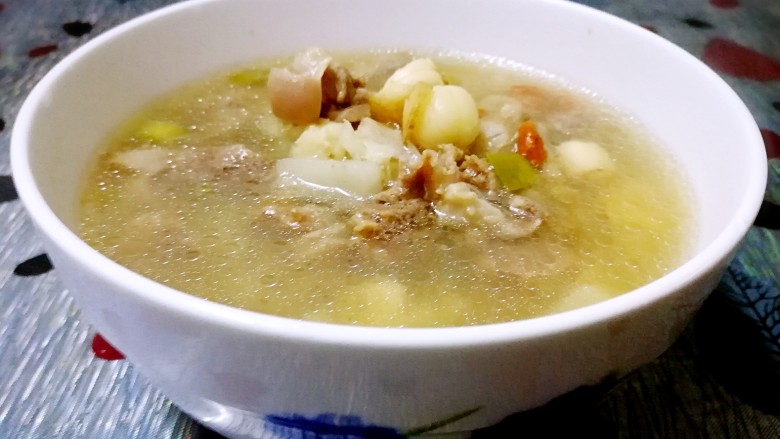 当归山药羊肉汤冬季滋补佳品