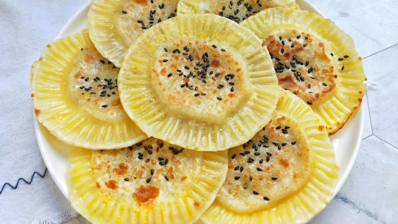 宝宝爱吃的奶香香蕉饼不蒸不烤吃一口就爆浆