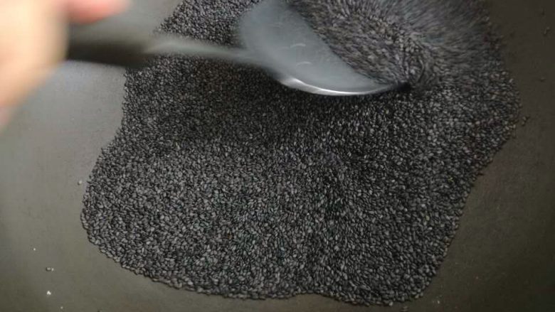 月子婆的炒芝麻