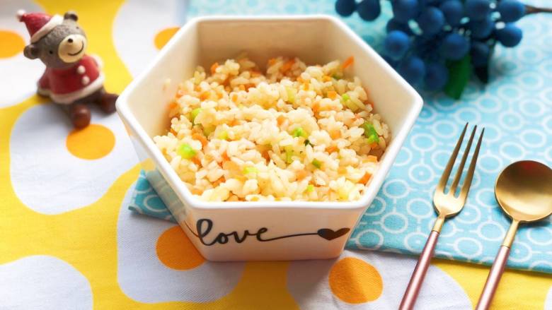 宝宝辅食12M虾松杂蔬炒饭