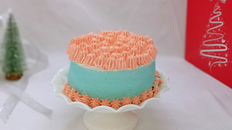 预热圣诞节双色奶油蛋糕
