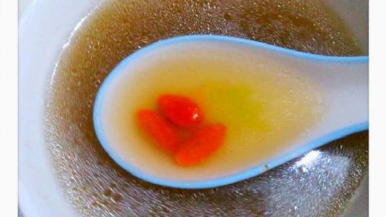 红枣枸杞鲫鱼汤