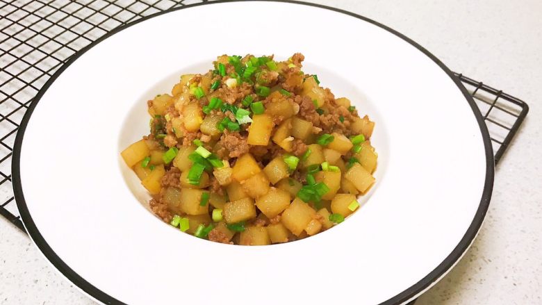 宝宝健康食谱豉油肉末烧土豆