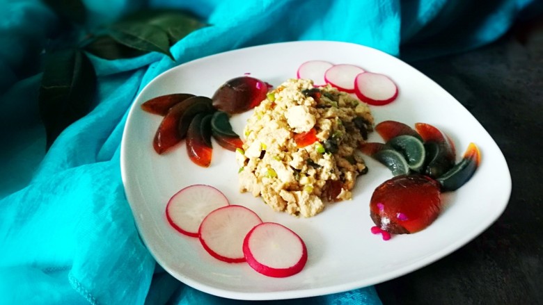 家宴菜谱年年有鱼之皮蛋豆腐