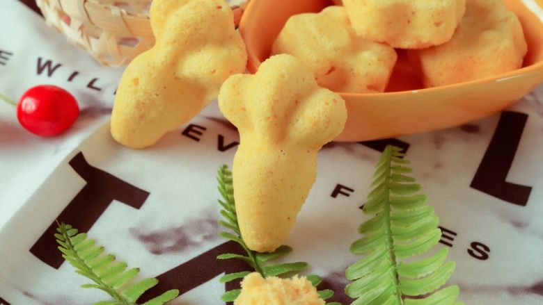 宝宝辅食胡萝卜肉松米糕