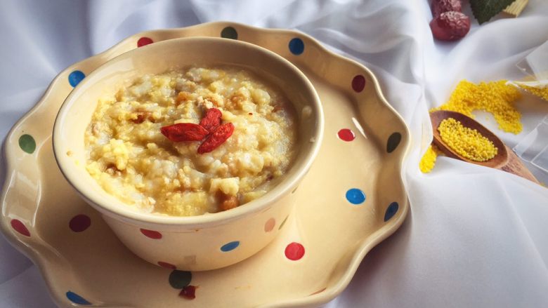 辅食山药肉末二米粥