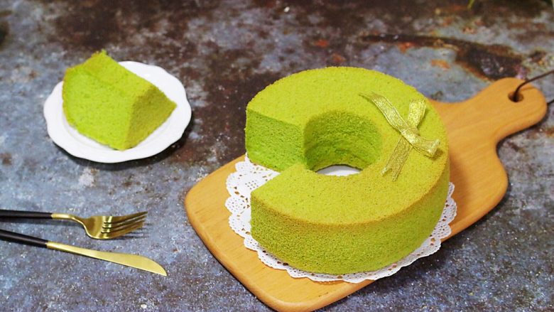 菠菜戚风8寸中空模