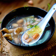 花生鸡脚汤