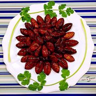 蒜蓉辣椒酱炒蚕蛹