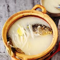 鲫鱼萝卜奶白汤