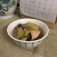 月子餐滋补汤木瓜章鱼花生扇骨汤