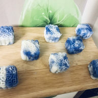 青花瓷奶黄冰皮月饼