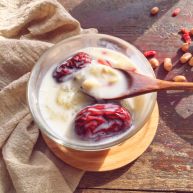 宝宝辅食10M银耳花生牛奶