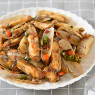 想保留最鲜美的滋味就这样吃——爆炒蛏子