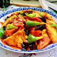 红墙绿瓦墨走游龙阿晨家常豆腐