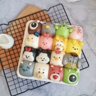 迪士尼挤挤小馒头