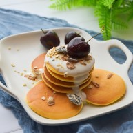 酸奶松饼＋酸奶燕麦淋面无泡打粉