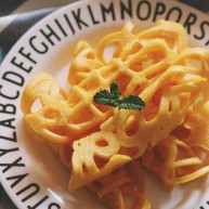 网红胡萝卜奶香网格蛋饼