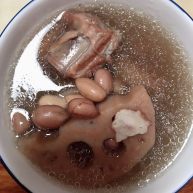 莲藕花生排骨汤