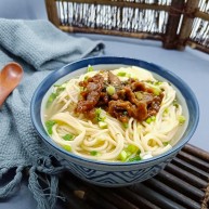 酸爽开胃酸菜肉丝面