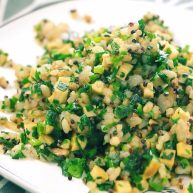 韭菜香干炒藜麦饭